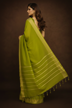 Back-facing angle – pallu & border detail