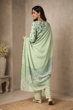 Back three-quarter view