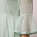 Close-up fabric and sleeve detail