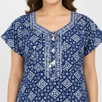 Close-up neckline