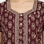 Close-up neckline