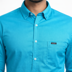 Collar and chest pocket detail