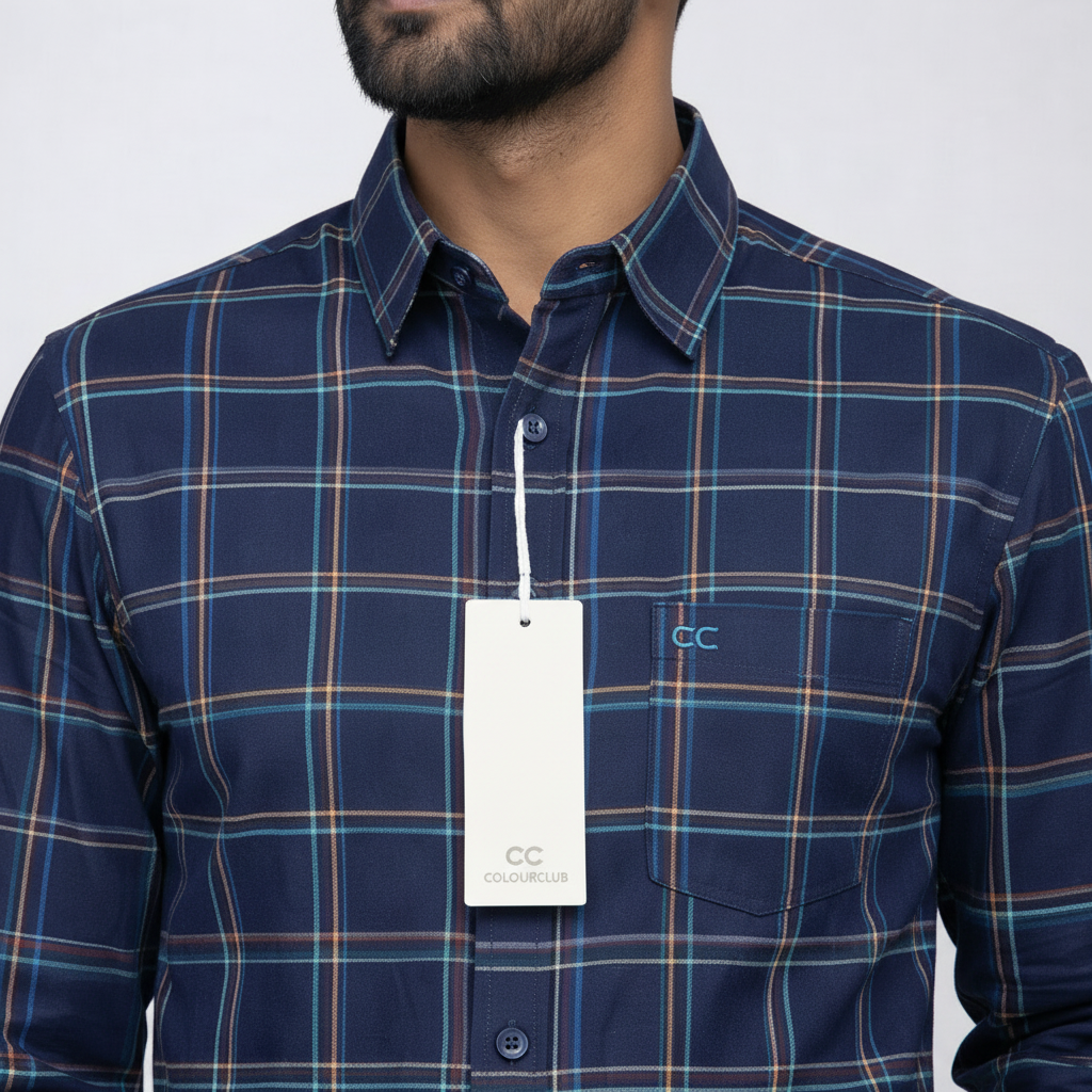 Collar and chest pocket detail