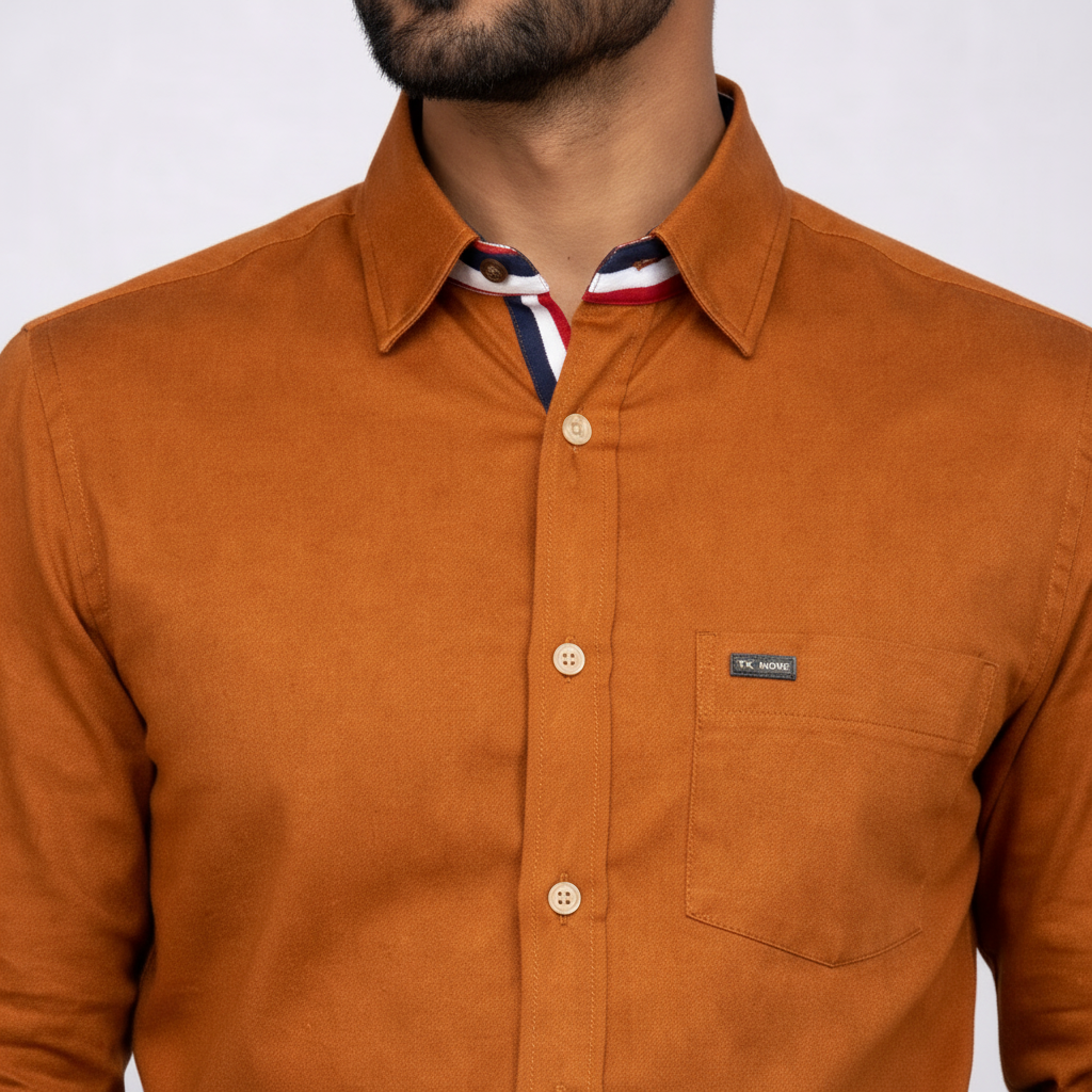 Collar and chest pocket detail