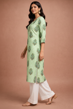 Pose 3 – Side Profile