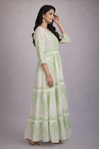 Side angle highlighting embroidery